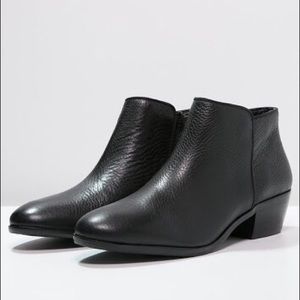 Sam Edelman Black Leather Petty Ankle Bootie
